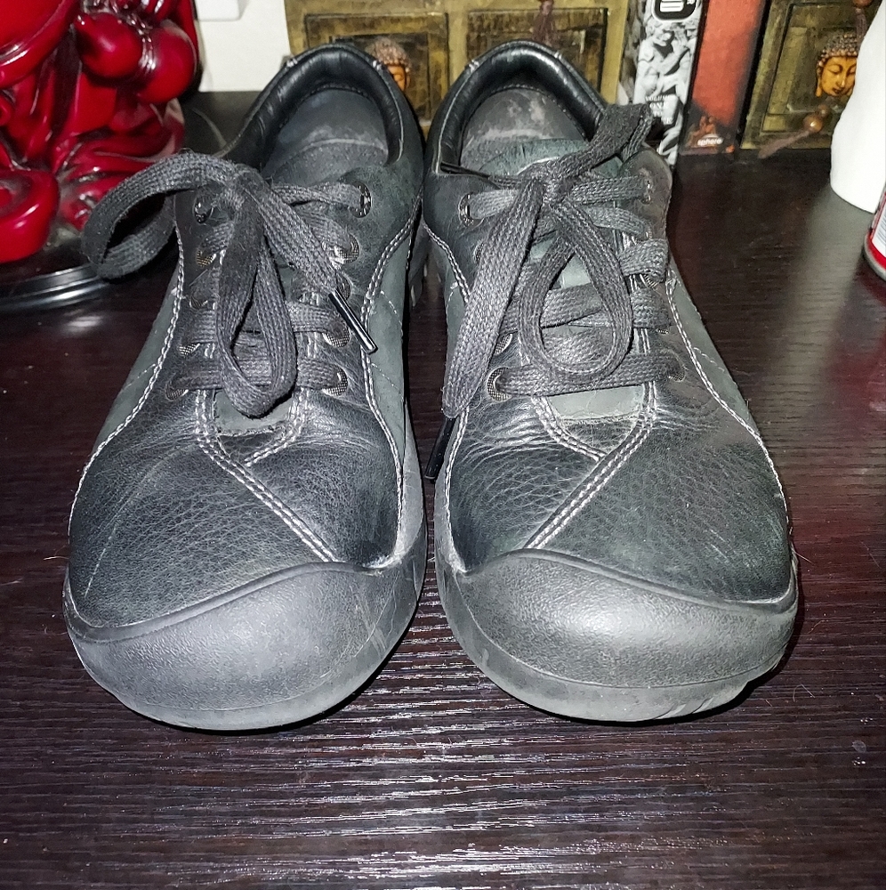 KEEN women's shoes black leather size 8 US / 38.5 EU
